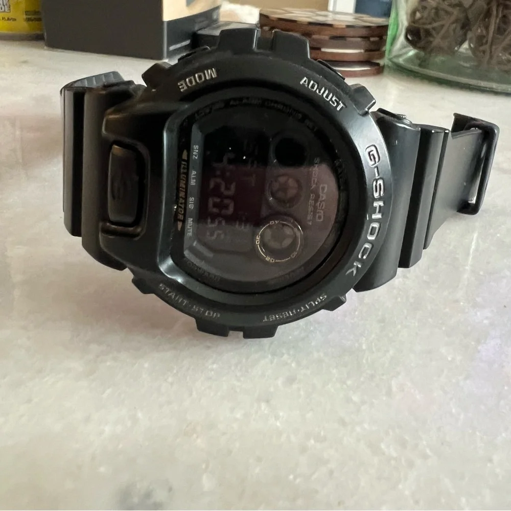 G-Shock Black Resin Watch - Picture 1 of 5
